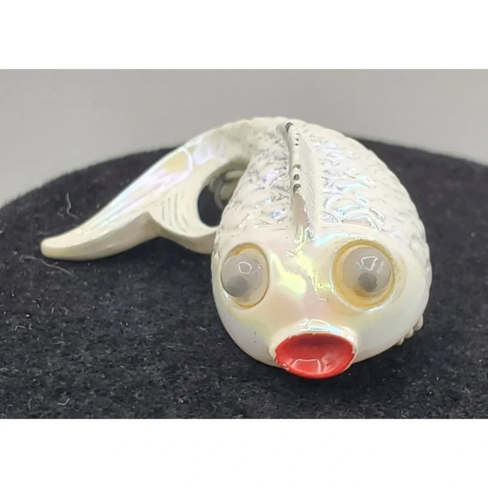 Vtg Gerry's Pearlized White Enameled Coi Whale Fish w Googlie Eyes Brooch Pin
